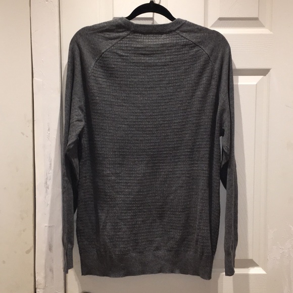 Claiborne gray sweater Sz Large!!! Charcoal - Picture 2 of 8